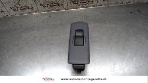 O108034 Gebruikte raam schakelaar elektrisch Mitsubishi Colt