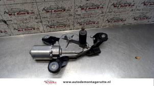 O97209 Gebruikte motor ruitenwisser achter Mitsubishi Colt