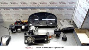 Gebruikte Cilinderslotenset (compleet) Volkswagen Caddy III (2KA,2KH,2CA,2CH) 2.0 SDI Prijs op aanvraag aangeboden door Autodemontage M.J. Rutte B.V.
