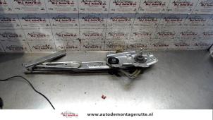 O77891 Gebruikte raammechaniek 2deurs links-voor Toyota Yaris