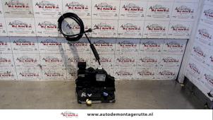 O82681 Gebruikte portierslot mechaniek 2deurs rechts Fiat Punto Evo
