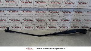 O119309 Gebruikte ruitenwisserarm voor Volvo V50