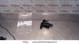 O115429 Gebruikte ruitensproeierpomp voor Citroen C3