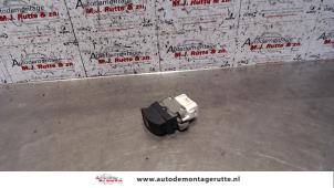 O107915 Gebruikte raam schakelaar elektrisch Renault Megane