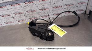 O82488 Gebruikte portierslot mechaniek 2deurs links Citroen C4