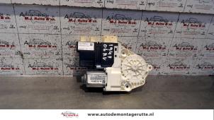 O90202 Gebruikte raammotor portier Citroen C4