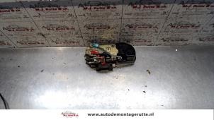 O83975 Gebruikte portierslot mechaniek 4deurs rechts-achter Jeep Cherokee