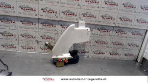 O83036 Gebruikte deurslot mechaniek 4deurs links-voor Jeep Cherokee