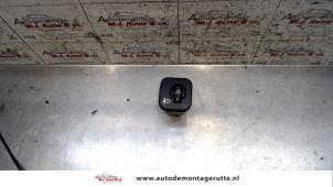 O98573 Gebruikte schakelaar koplamp ihv Jeep Cherokee