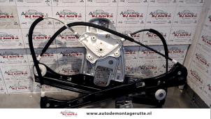 O77549 Gebruikte ruitmechaniek 2deurs links-voor Mercedes CLC-Klasse