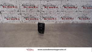 O109599 Gebruikte schakelblok ruiten Seat Leon