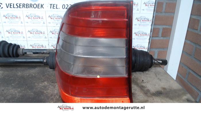 Gebruikte Achterlicht links Mercedes C-Klasse O92694