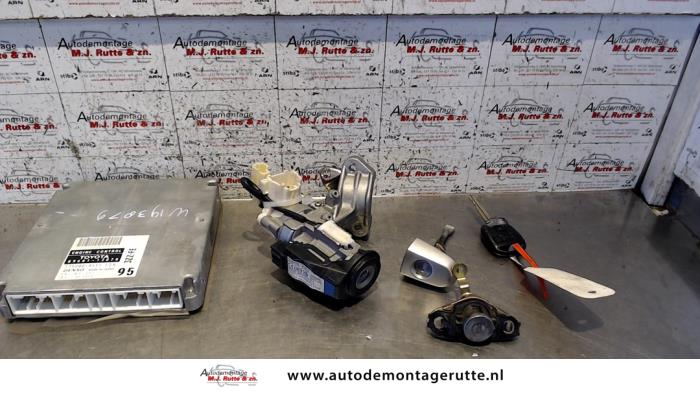 Gebruikte Cilinderslotenset (compleet) Toyota Corolla Verso O82298