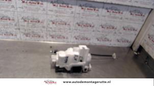 O82705 Gebruikte deurslot mechaniek 2deurs rechts Citroen Nemo