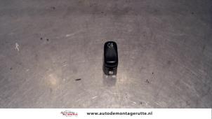 O106221 Gebruikte mistlamp schakelaar Mercedes Sprinter