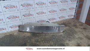 O75556 Gebruikte pinker links Opel Vivaro