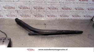 O97542 Gebruikte ruitenwisserarm achter Dacia Logan