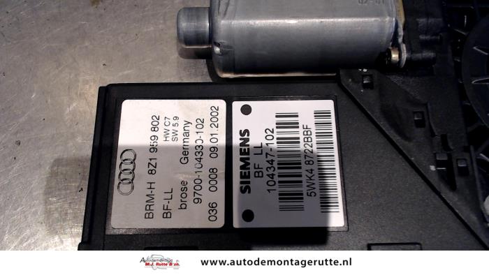 Motor electrisch raam van een Audi A2 (8Z0) 1.4 16V 2001