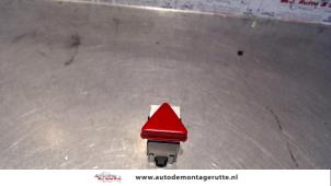 O104169 Gebruikte schakelaar paniekverlichting Volkswagen Golf