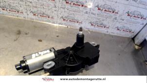 O96890 Gebruikte motor ruitenwisser achter Volkswagen Caddy