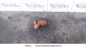 O121685 Gebruikte injector (benzine injectie) Mitsubishi Colt