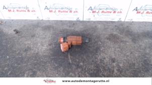 O121686 Gebruikte injector (benzine injectie) Mitsubishi Colt