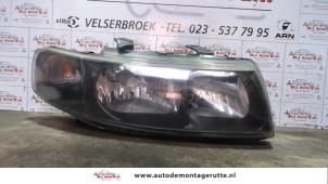 O74533 Gebruikte koplamp rechts Seat Leon