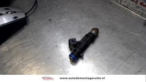 O121440 Gebruikte injector (benzine injectie) Dacia Sandero