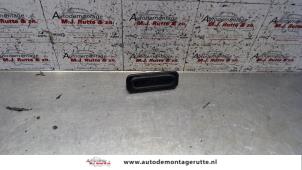 O90538 Gebruikte schakelaar achterklep Peugeot 1007
