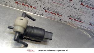 O115055 Gebruikte ruitensproeierpomp voor Audi A4