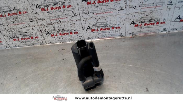 Gebruikte Ruitensproeierpomp voor Volvo V50 O133407