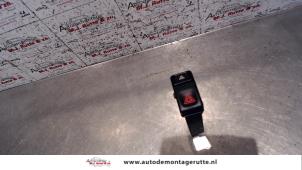 Gebruikte Alarmlicht Schakelaar Volvo 850 2.5i GLE 10V Prijs op aanvraag aangeboden door Autodemontage M.J. Rutte B.V.