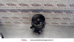 O130158 Gebruikte chaufage ventilatiemotor Citroen C4