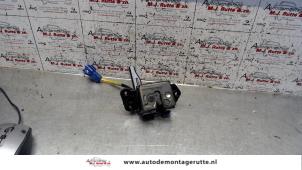 O92031 Gebruikte slotmechaniek achterklep Toyota Yaris