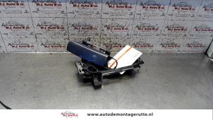O80027 Gebruikte portiergreep 4deurs links-voor Audi A4