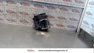 O122515 Gebruikte gasklephuis Opel Vectra