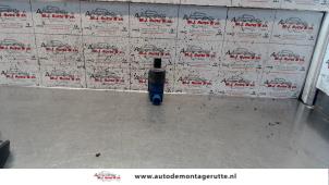 O115521 Gebruikte ruitensproeierpomp voor Renault Clio