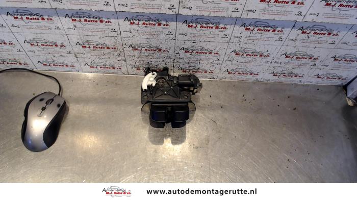 Gebruikte Slotmechaniek Achterklep Audi A4 O91448