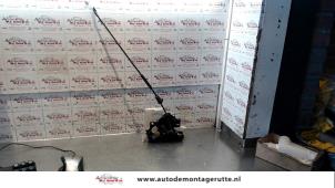 O82417 Gebruikte slotmechaniek portier 2deurs links Volkswagen Transporter