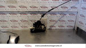O82664 Gebruikte slotmechaniek portier 2deurs rechts Volkswagen Transporter