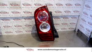 O93349 Gebruikte achterlicht links Nissan Micra