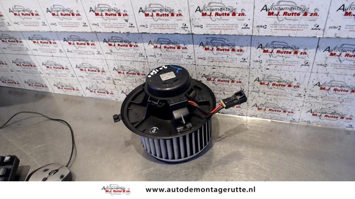 Kachel Ventilatiemotor van een Alfa Romeo GT (937) 2.0 JTS 16V 2006