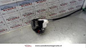 O82472 Gebruikte deurslot mechaniek 2deurs links Citroen Nemo
