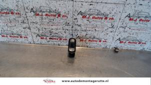 O90345 Gebruikte centrale deurvergrendeling schakelaar Mercedes Sprinter