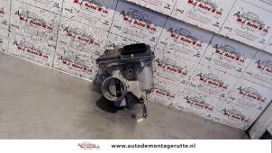 O123142 Gebruikte gasklephuis Peugeot 108