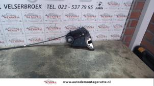 O83501 Gebruikte slotmechaniek portier 4deurs links-achter Toyota Prius
