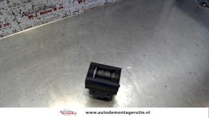 O98519 Gebruikte schakelaar koplamp ihv Volkswagen Transporter