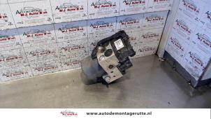 O114818 Gebruikte abs pomp Kia Sorento