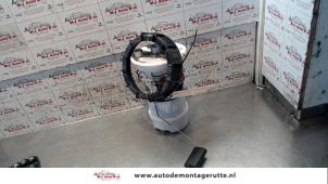 O120693 Gebruikte tank element pomp Mazda 3.