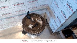 O121096 Gebruikte brandstofpomp elektrisch Toyota Prius